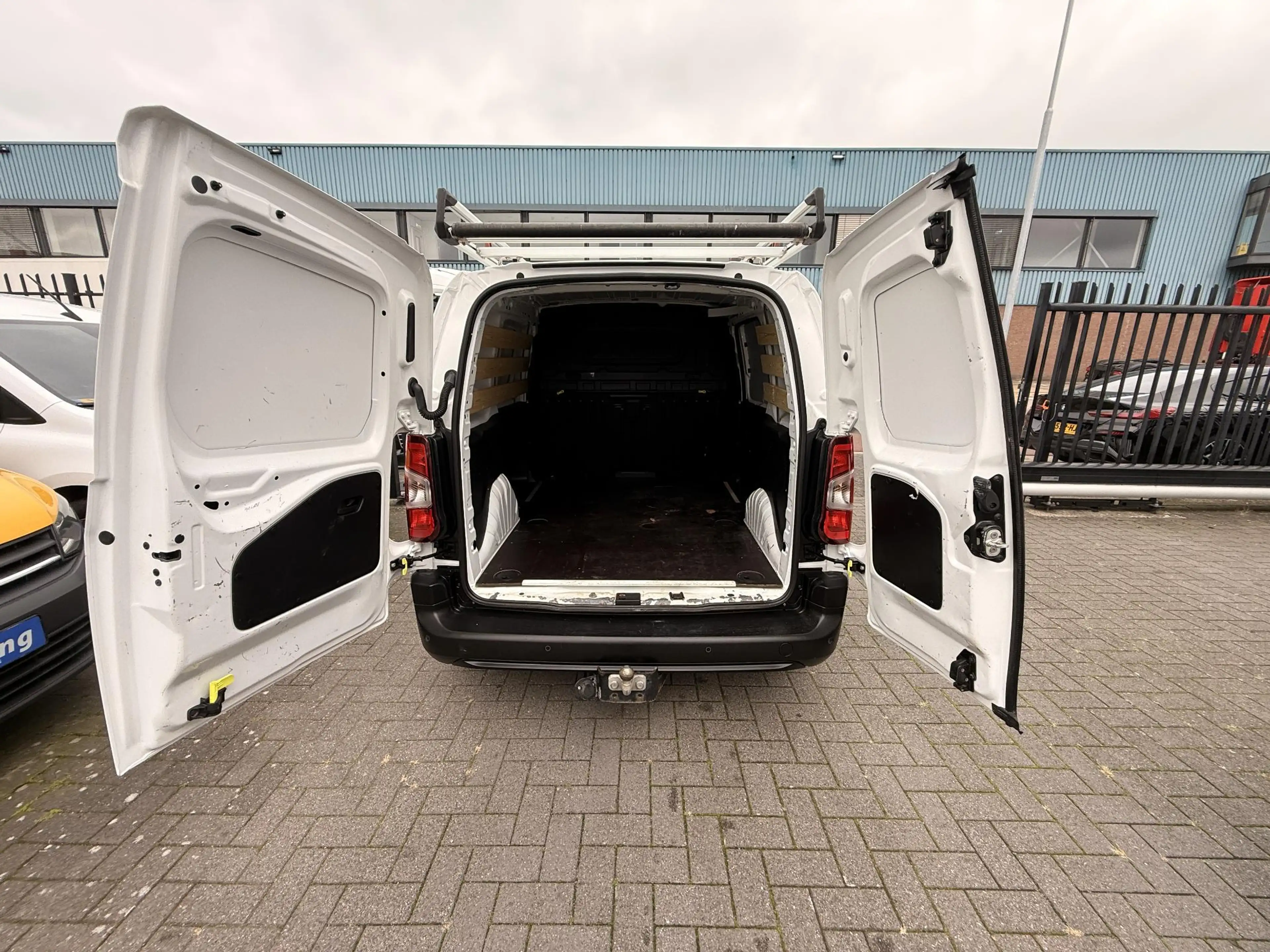 Opel Combo 1.5D L1H1 Edition 3-Zitplaatsen Imperiaal Airco Ap — photo 12