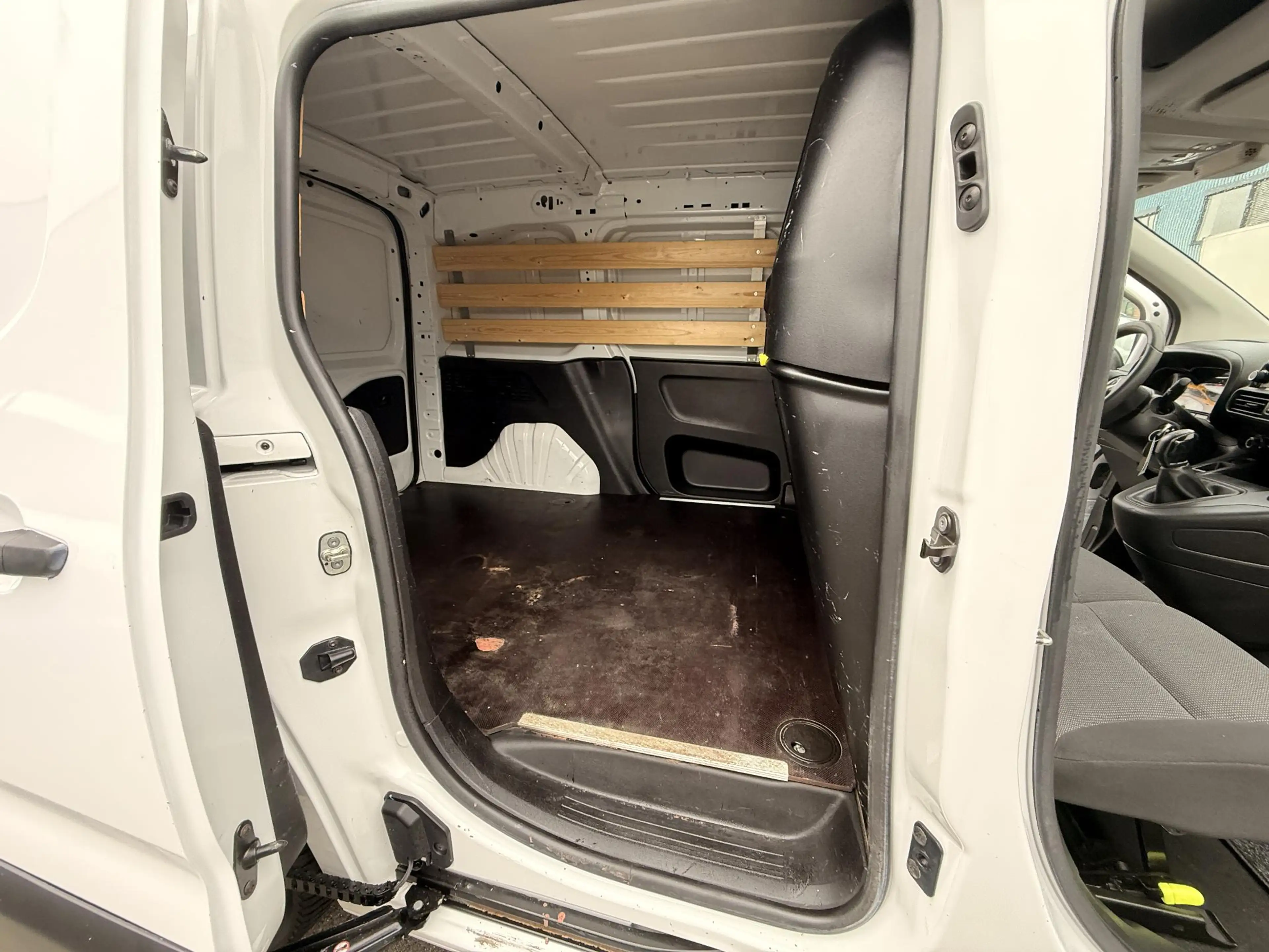 Opel Combo 1.5D L1H1 Edition 3-Zitplaatsen Imperiaal Airco Ap — photo 9