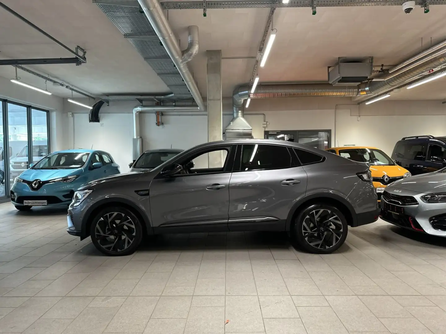 Renault Arkana Esprit Alpine TCE 160 EDC Automatik Klima Navi Gris - 2