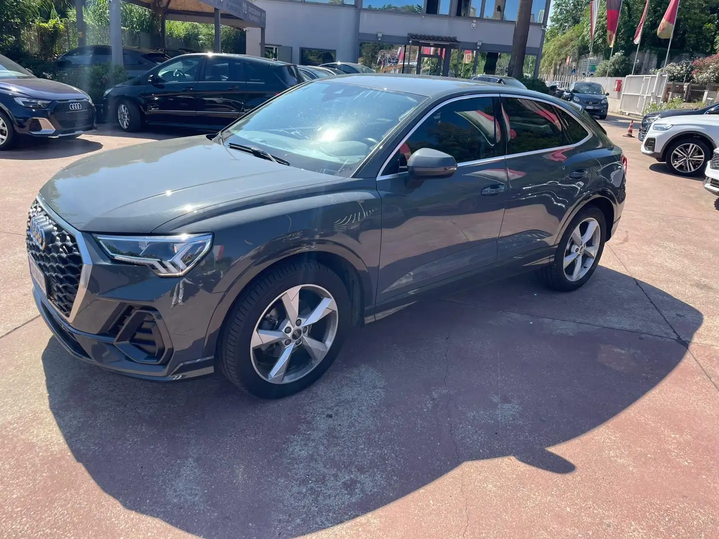 Audi Q3 Q3 2019 Sportback Sportback 35 1.5 tfsi Grau - 2