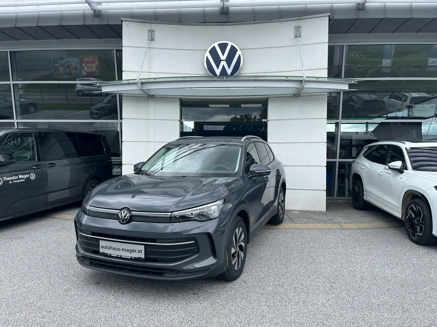 Volkswagen Tiguan Friends TDI DSG Grau - 1