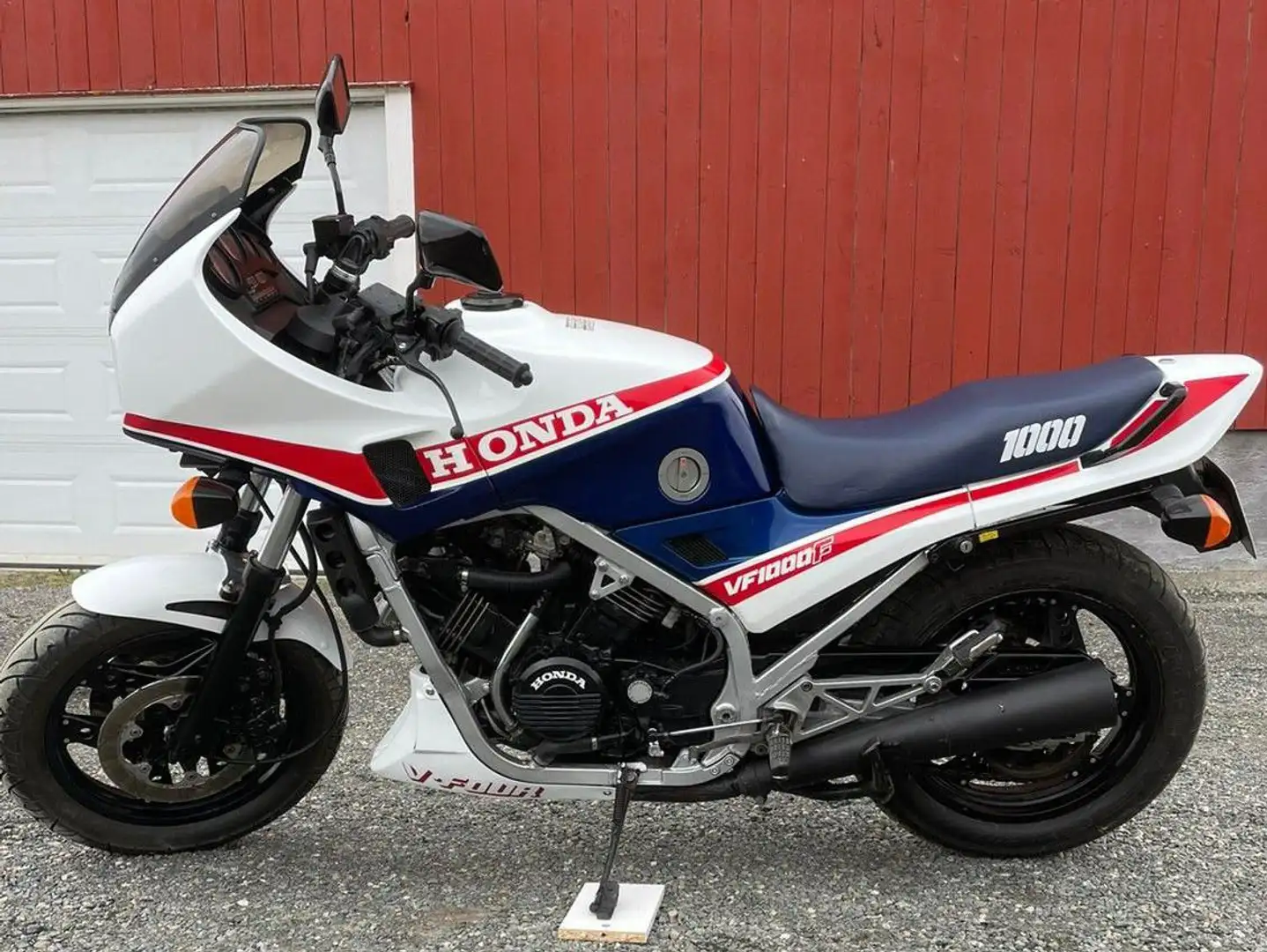 Honda VF 1000 bijela - 2