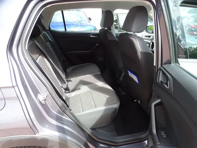 Volkswagen T-Cross view 8