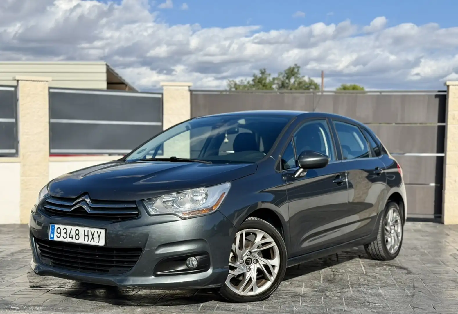 Citroen C4 1.2 e-THP S&S Collection Gris - 1