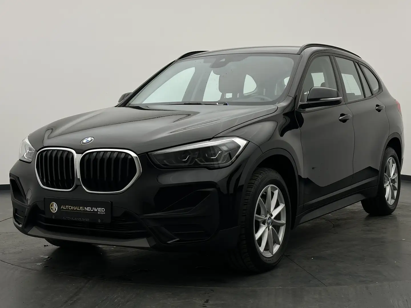 BMW X1 X1 xDrive18dA Adv. +NAV+KEYLESS+LED-SW+SHZ+1HD+ Schwarz - 2