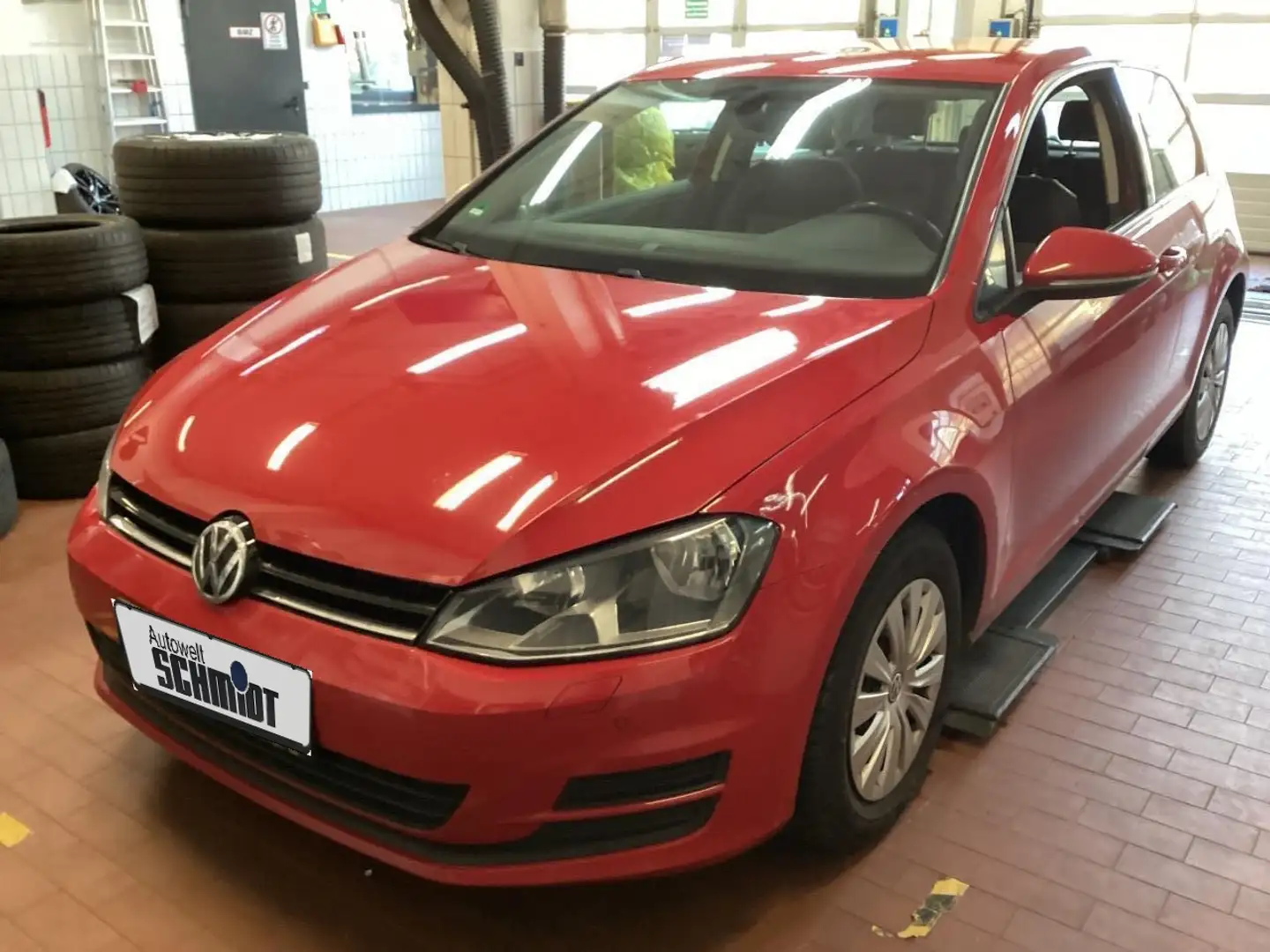 Volkswagen Golf 1.6 TDI BlueMotion + 1.HAND Rot - 1