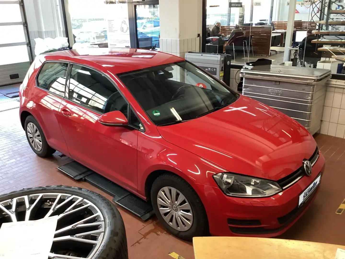 Volkswagen Golf 1.6 TDI BlueMotion + 1.HAND Rot - 2