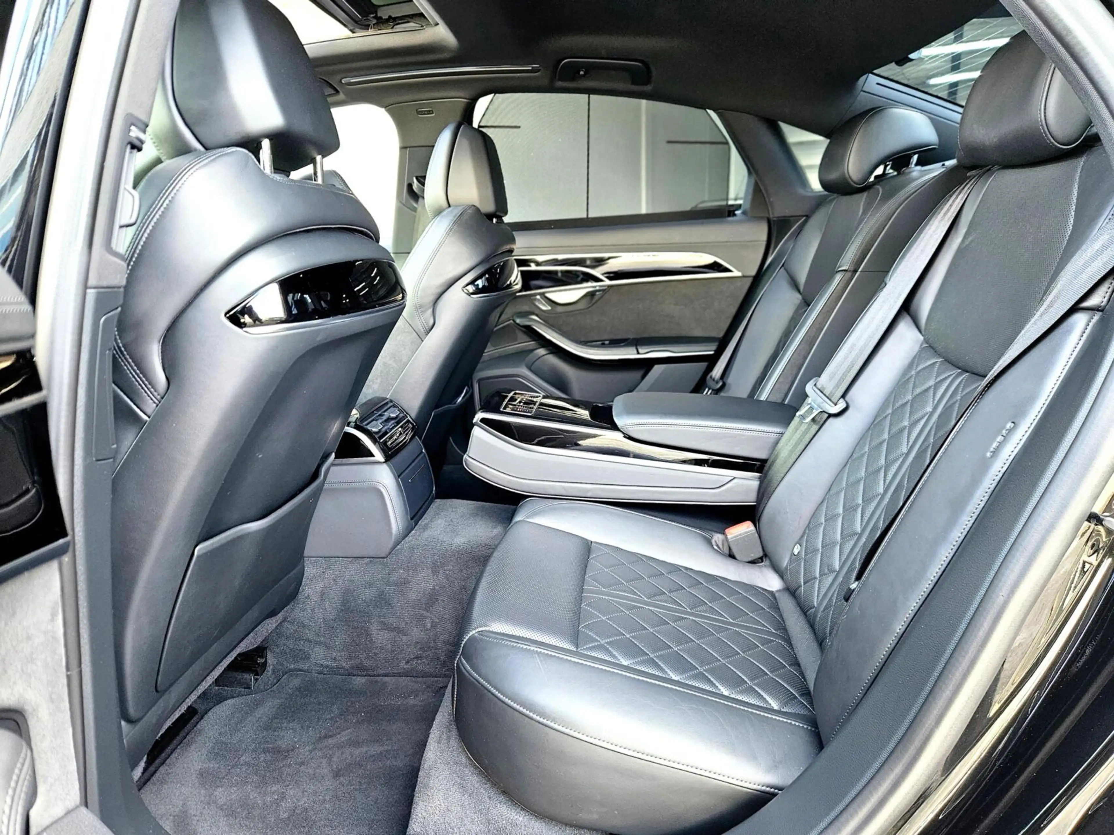 Audi A8 60 TFSI e Quattro S-Line Pro Line Plus — photo 13