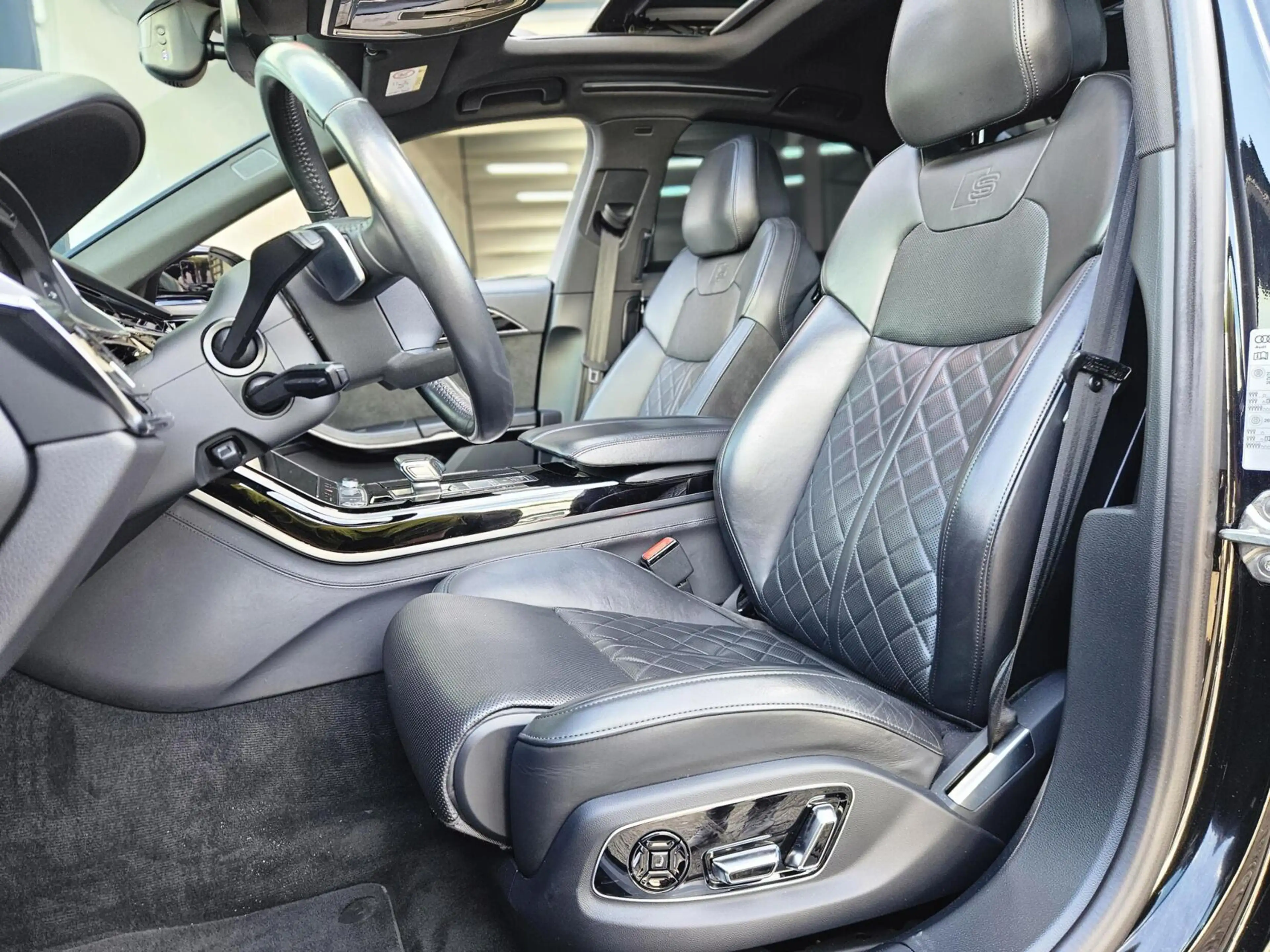 Audi A8 60 TFSI e Quattro S-Line Pro Line Plus — photo 12