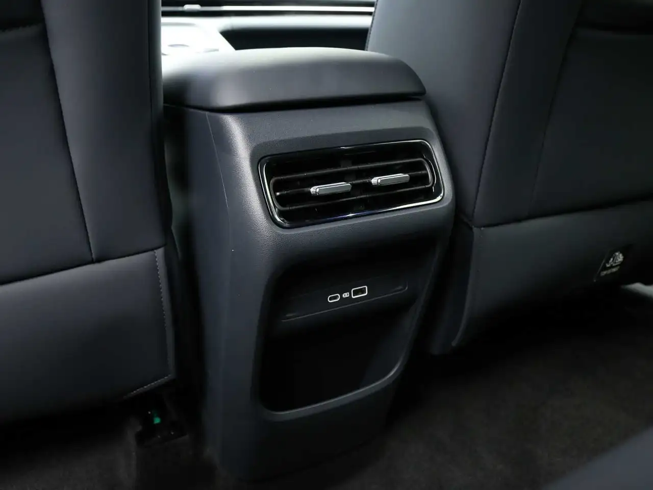 Geely Starray EM-i 2026 — фото 14