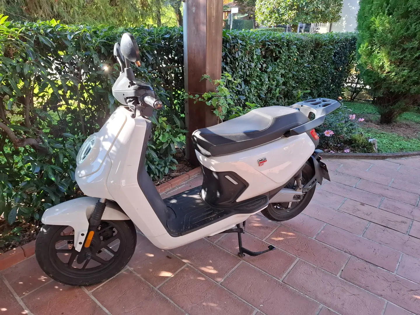 Niu MQi GT Alb - 1