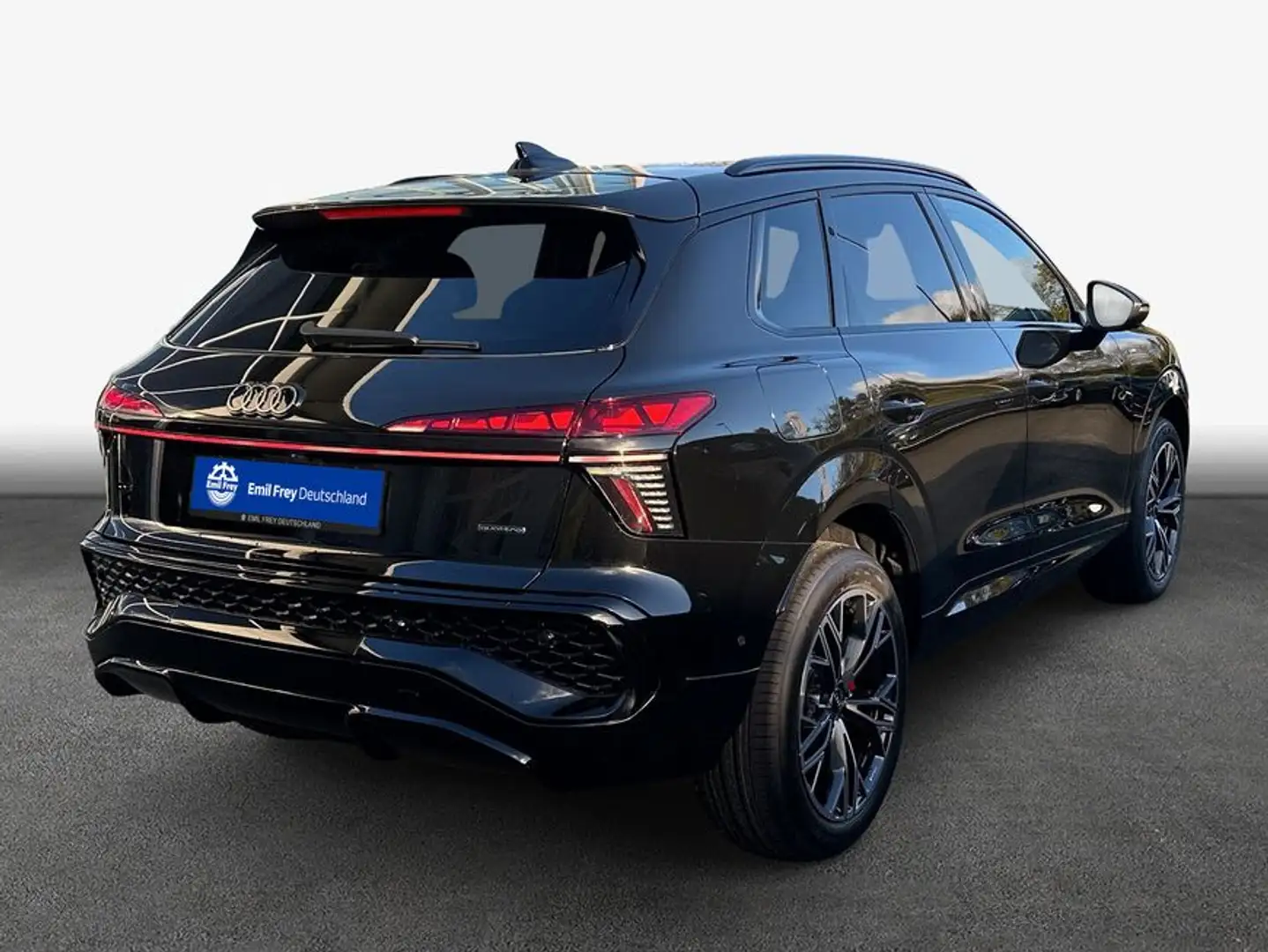 Audi Q3 SUV TFSI quattro S tronic Tech pro Sonos Zwart - 2