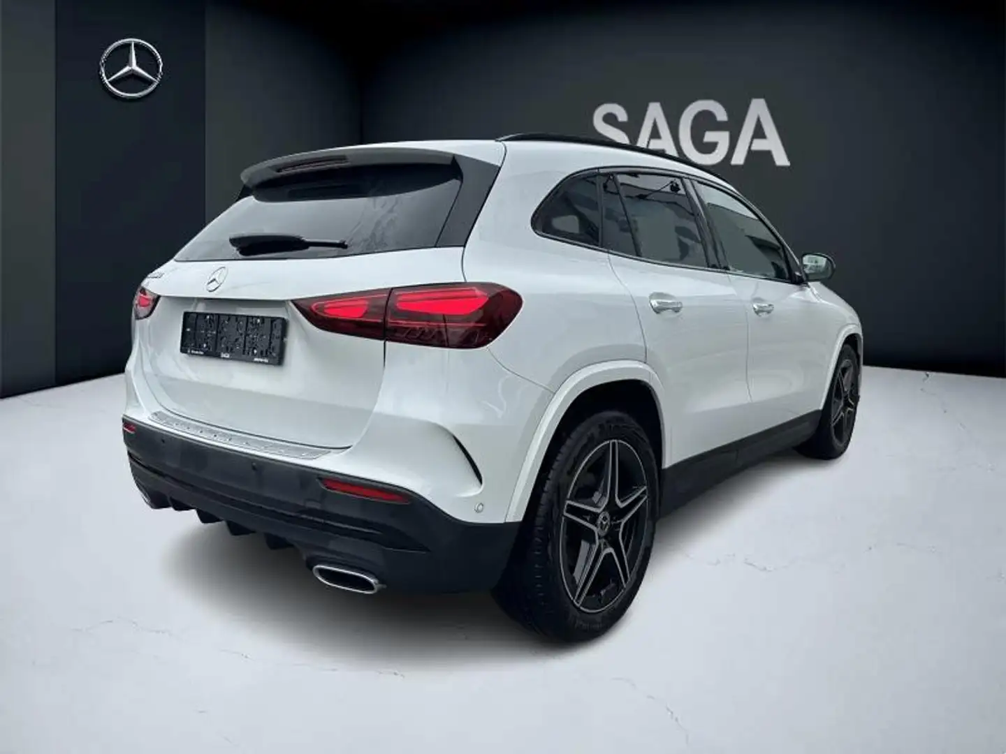 Mercedes-Benz GLA 180 d AMG Pack Night Facelift Blanco - 2