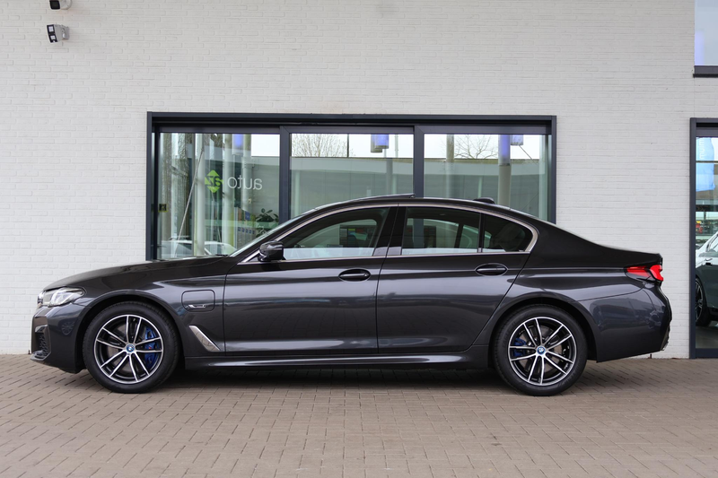 BMW 545 5 Serie 545e xDrive | M Sport | Panorama Dak | Sto — photo 5