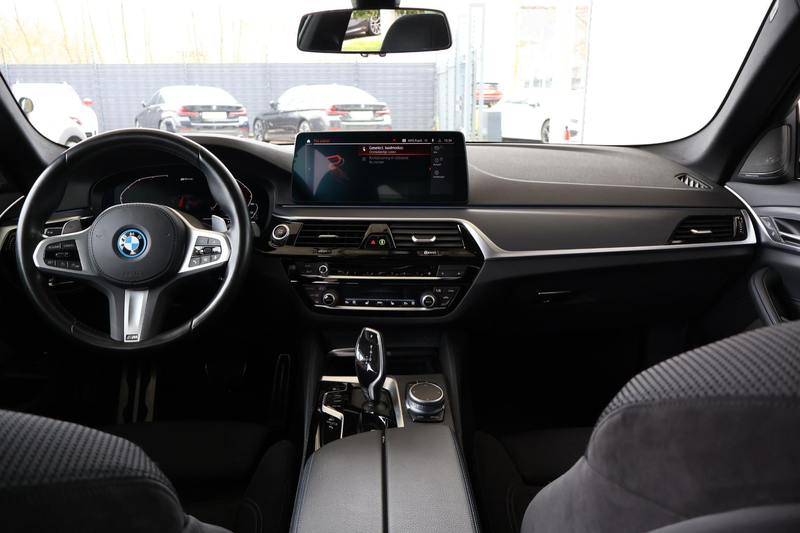 BMW 545 5 Serie 545e xDrive | M Sport | Panorama Dak | Sto — photo 12