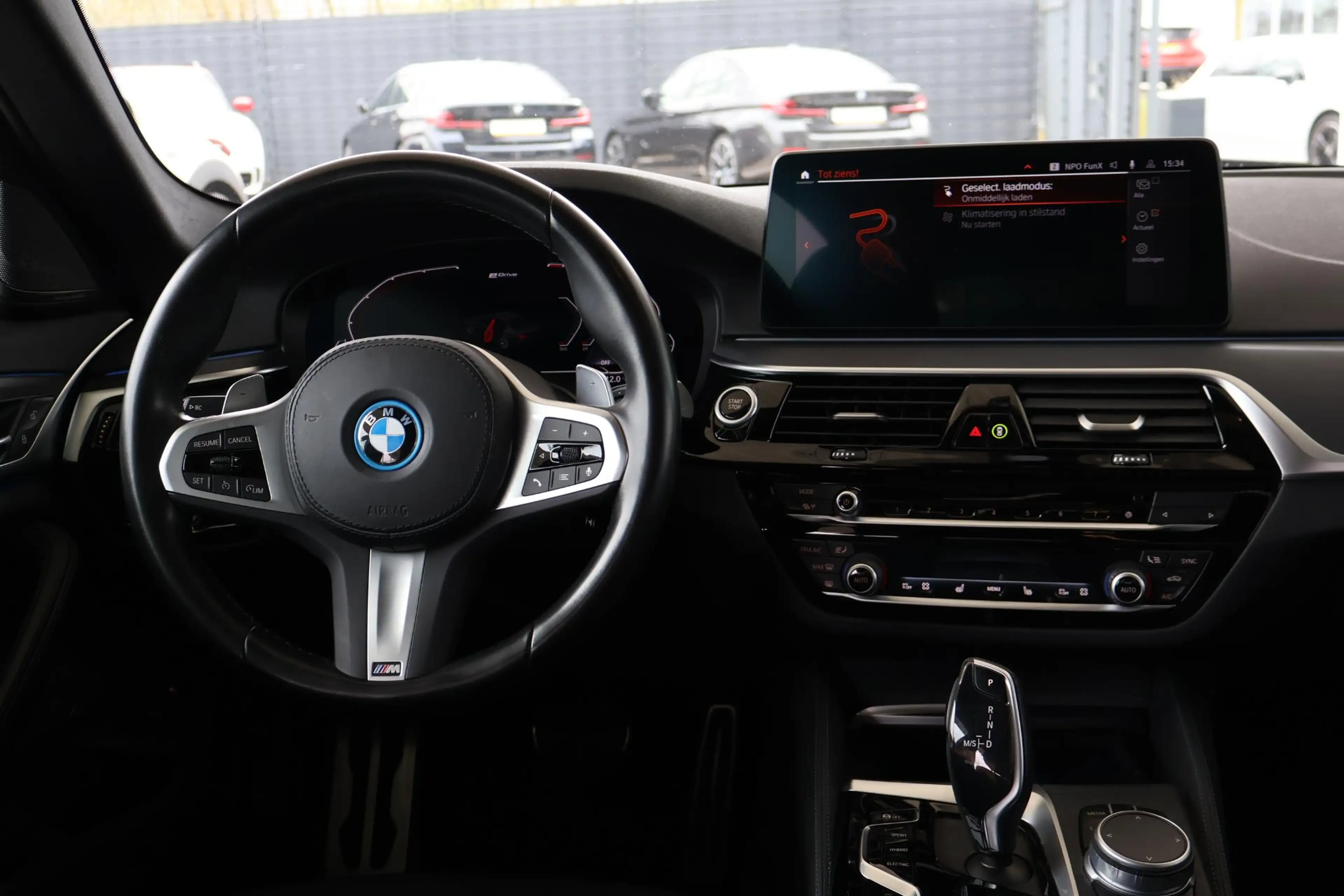 BMW 545 5 Serie 545e xDrive | M Sport | Panorama Dak | Sto — photo 13