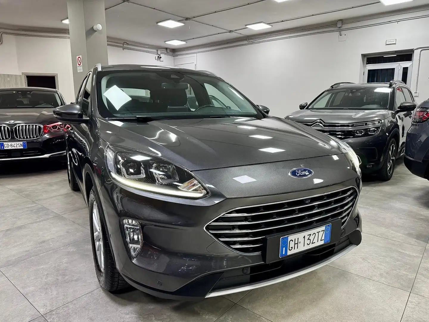 Ford Kuga 1.5 EcoBlue 120cv aut. TITANIUM 2022 Grigio - 1
