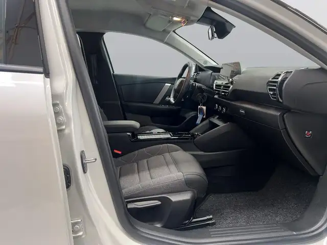 Citroen C4 view 11