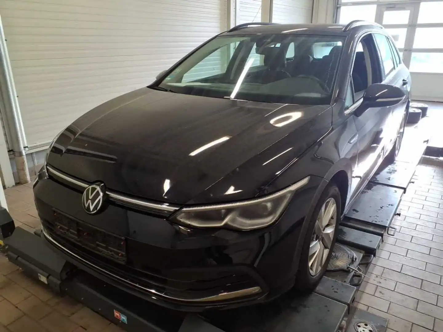 Volkswagen Golf Variant Style 1.5 eTSI IQ.Matrix*Assist*Nav Schwarz - 2