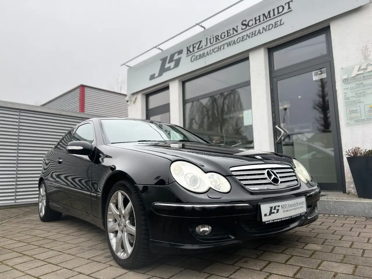 Mercedes-Benz C 230