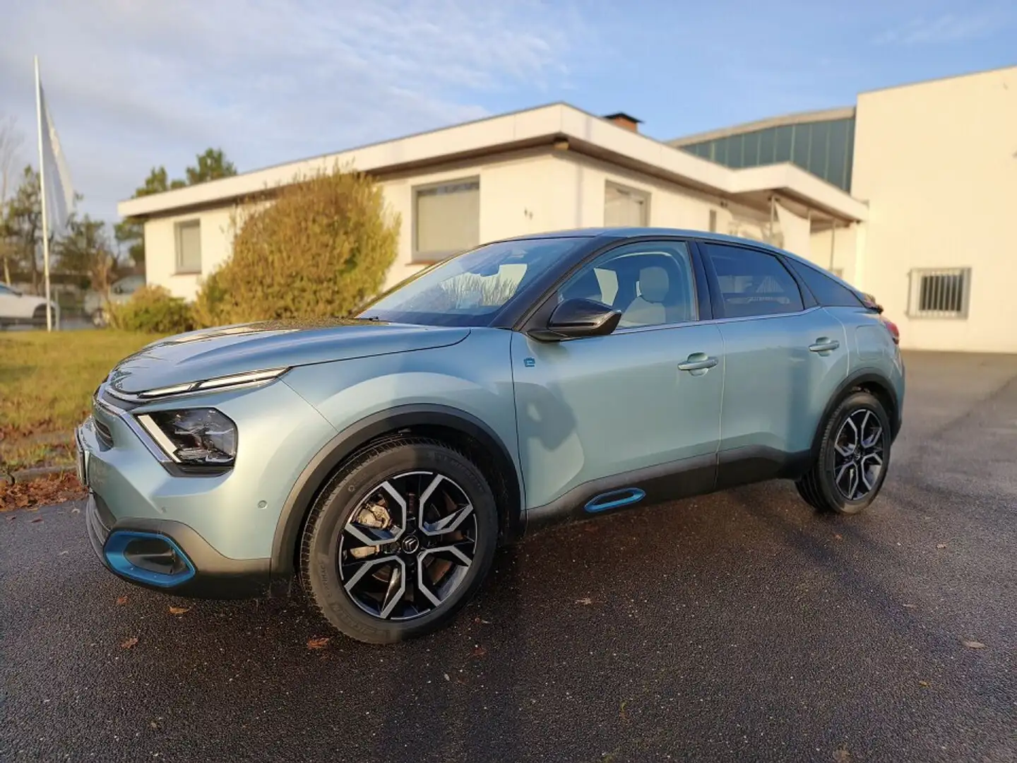 Citroen ë-C4 Shine *LED*GSD*DRIVE-Assist*KAMERA*uvm. Bleu - 2