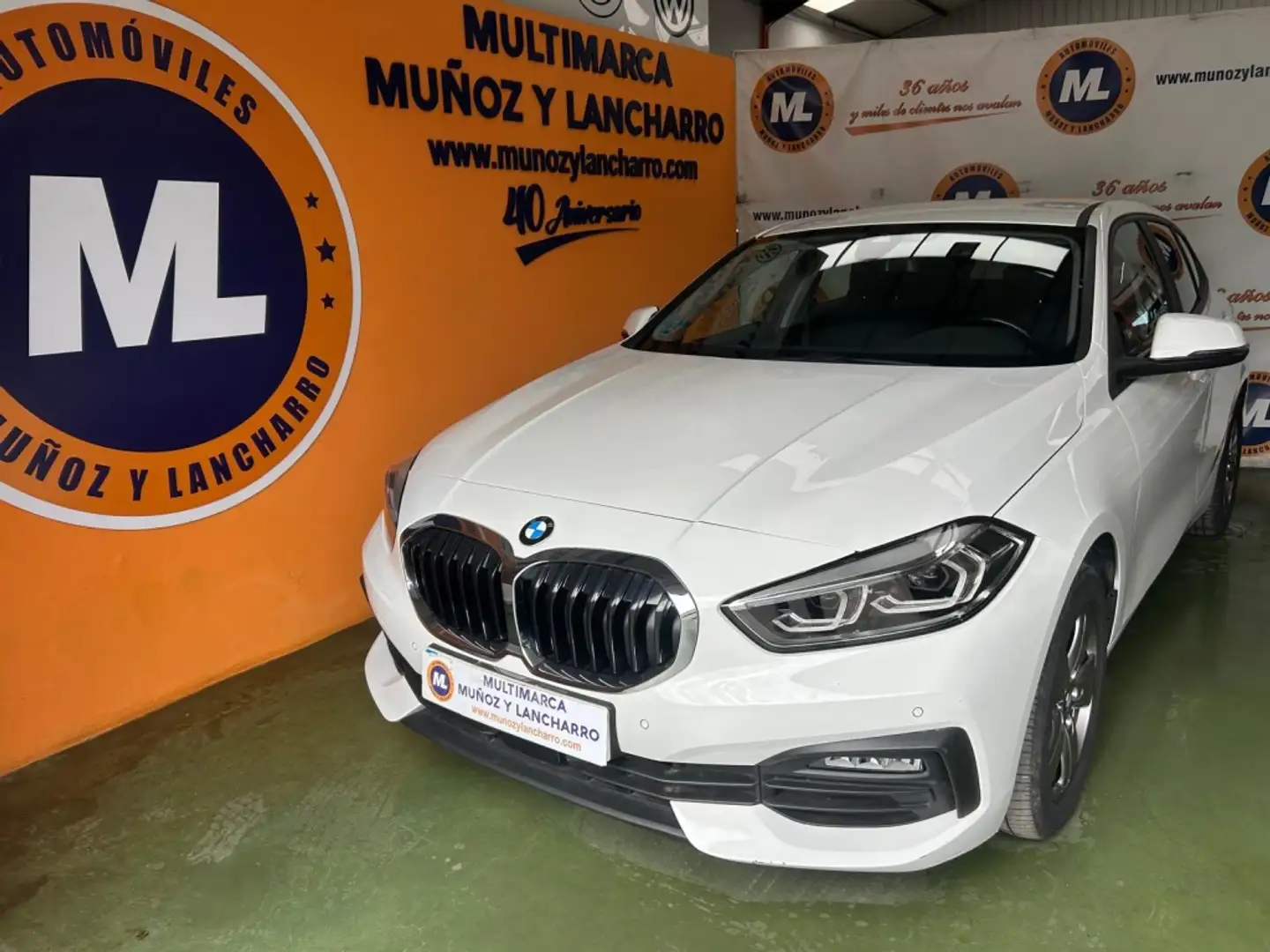 BMW 116 116d Business Blanco - 1