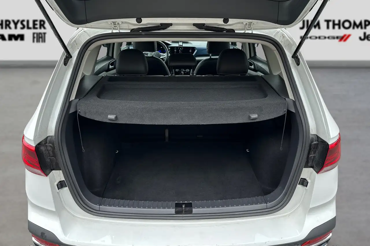 Volkswagen Taos снимка Volkswagen Taos