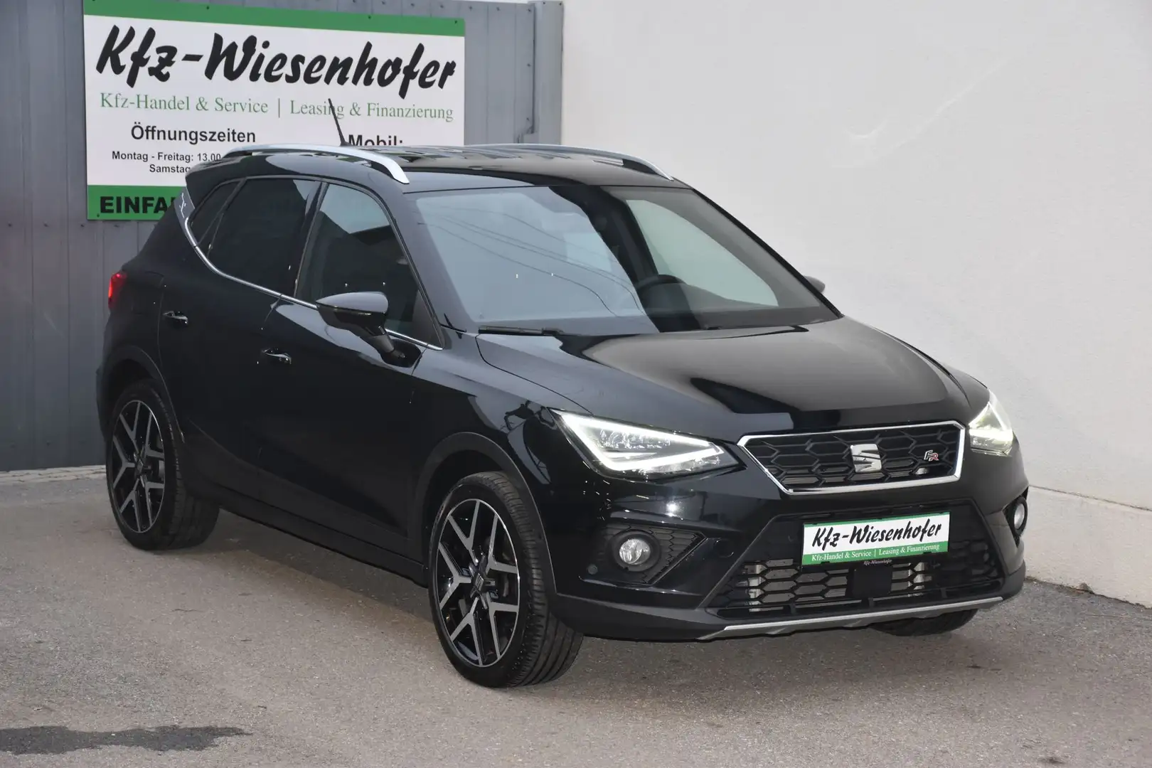 SEAT Arona 1.0 TSI FR Fast Lane Noir - 1