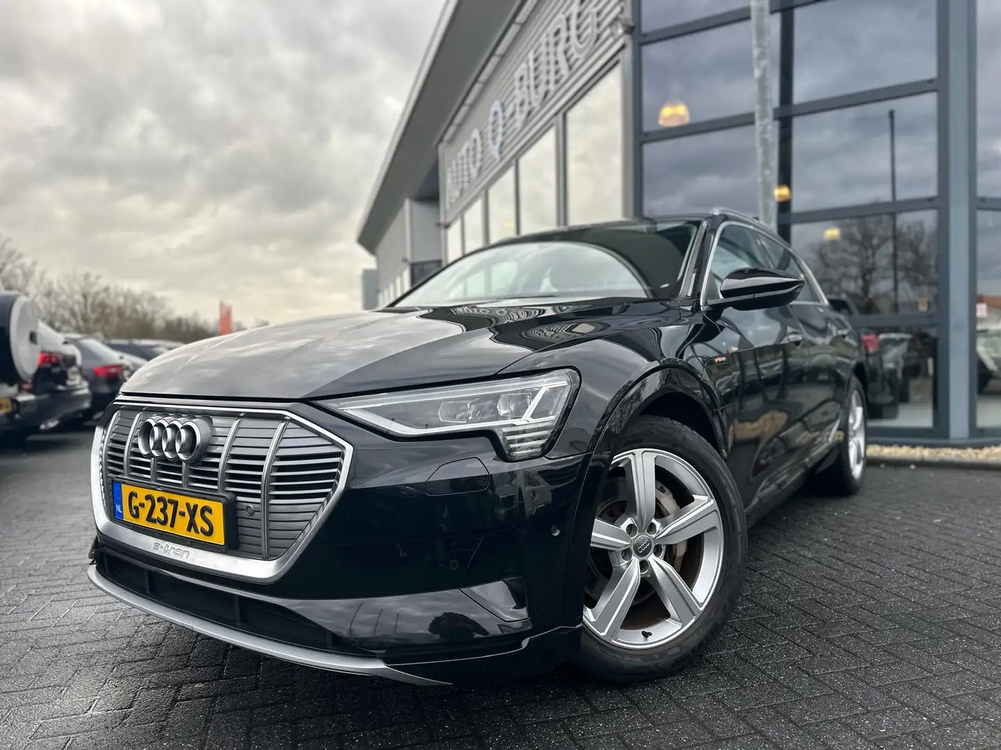 Audi e-tron E-tron 50 quattro Launch edition 71 kWh | Automaat Noir - 2