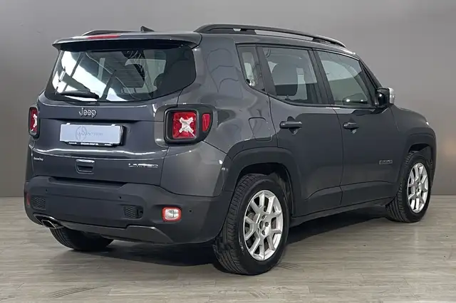 Jeep Renegade view 6