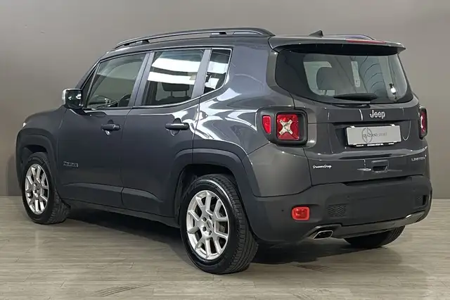 Jeep Renegade view 4