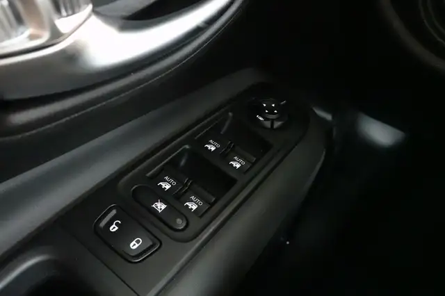 Jeep Renegade view 11