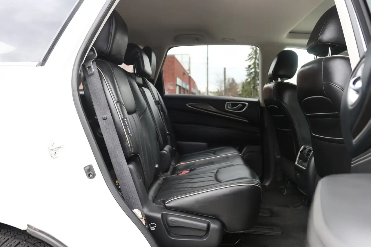 Infiniti QX60 снимка Infiniti QX60