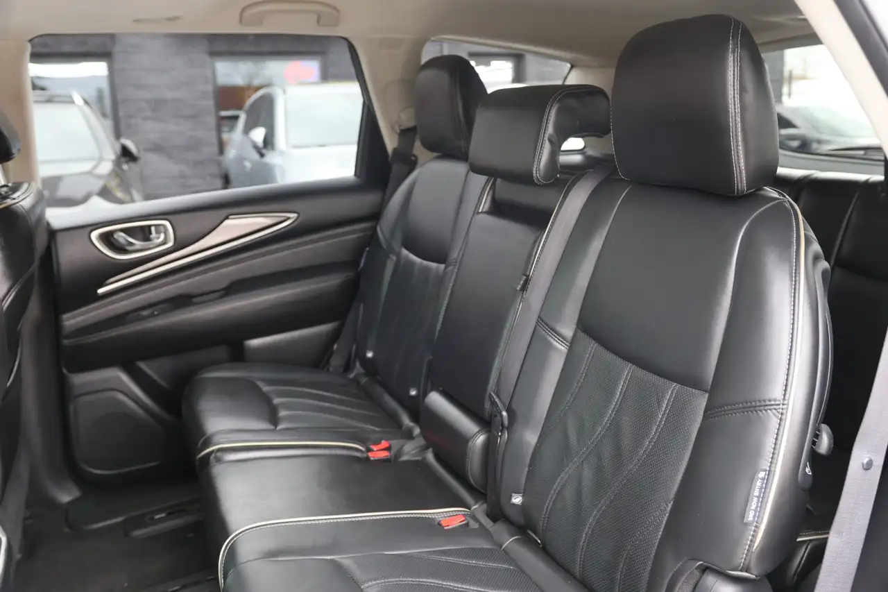 Infiniti QX60 снимка Infiniti QX60