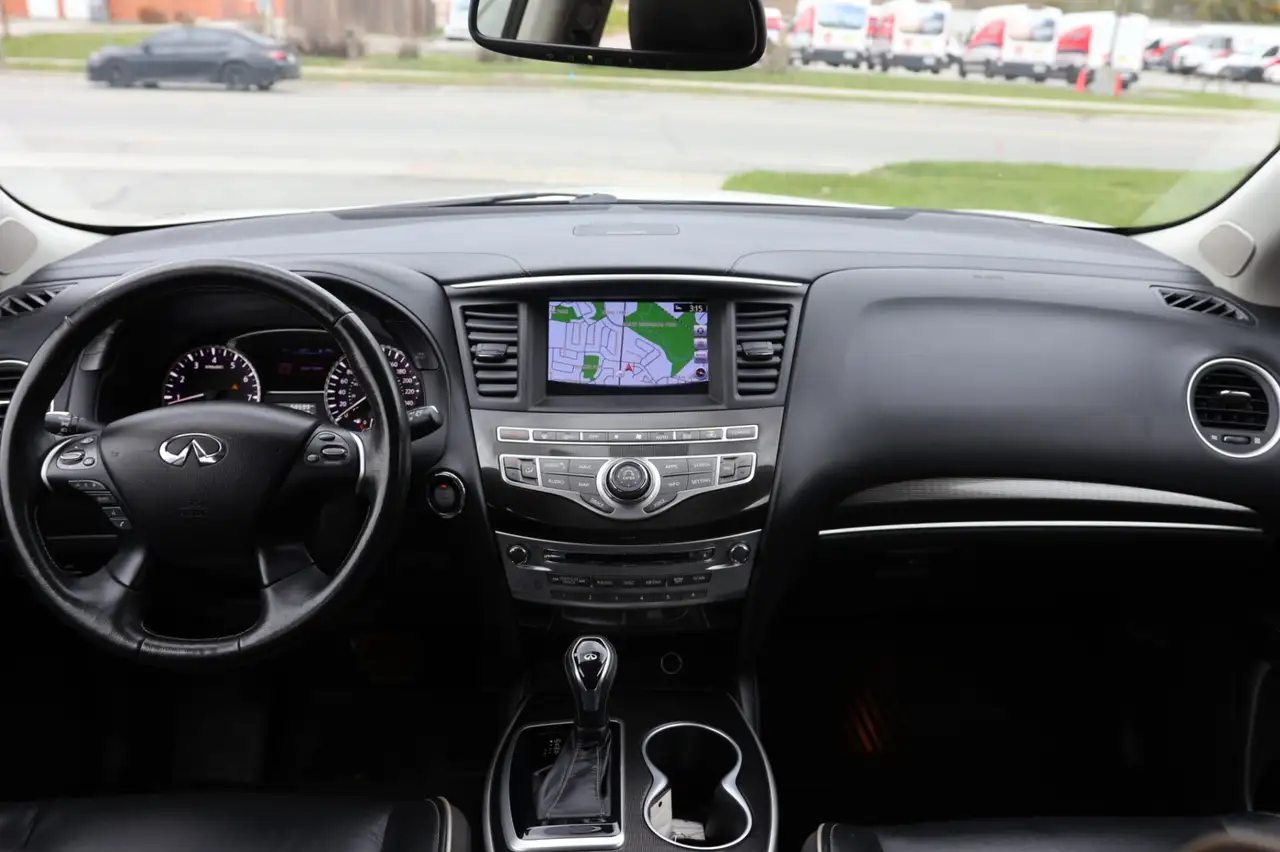 Infiniti QX60 снимка Infiniti QX60