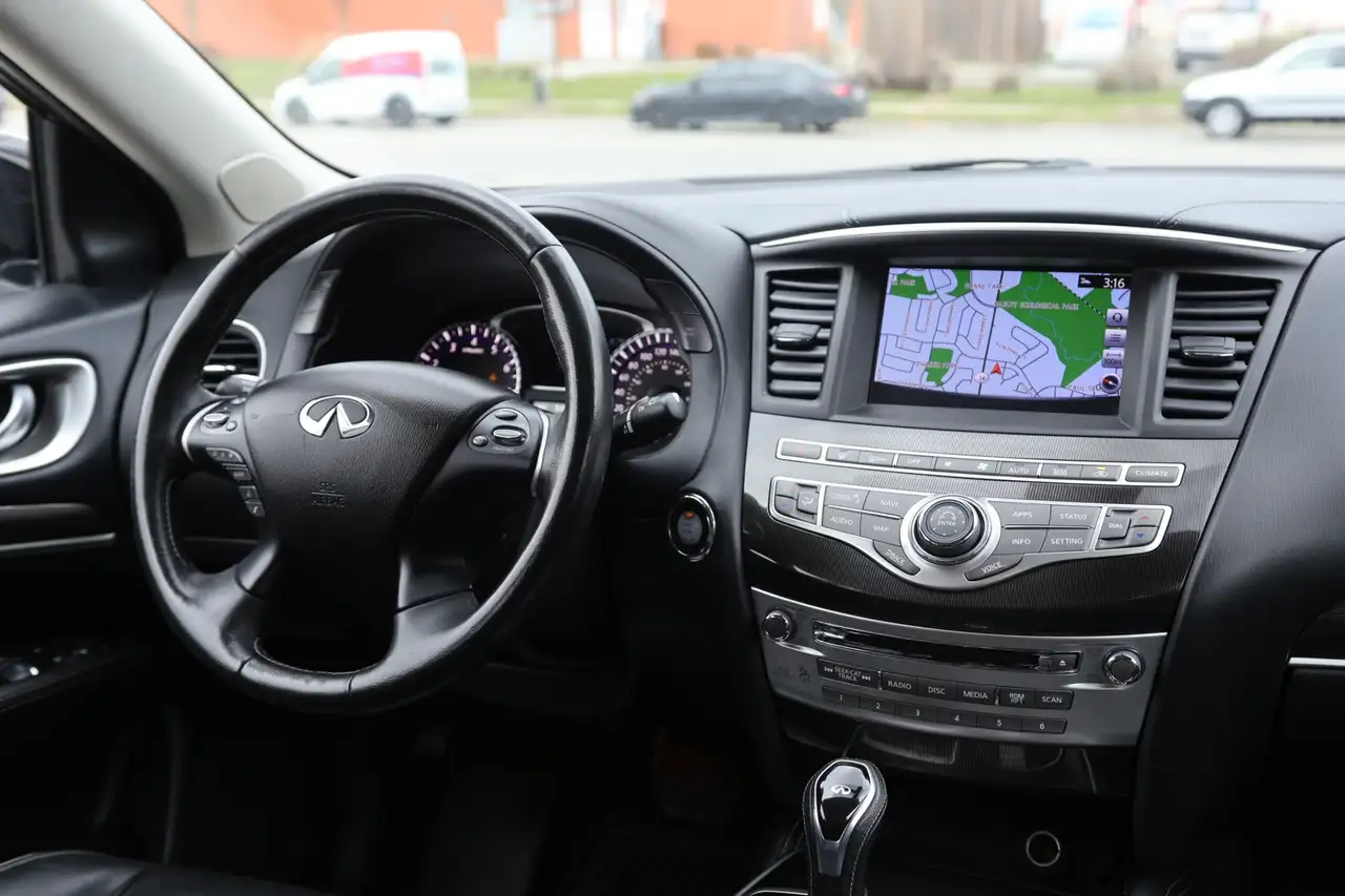 Infiniti QX60 снимка Infiniti QX60