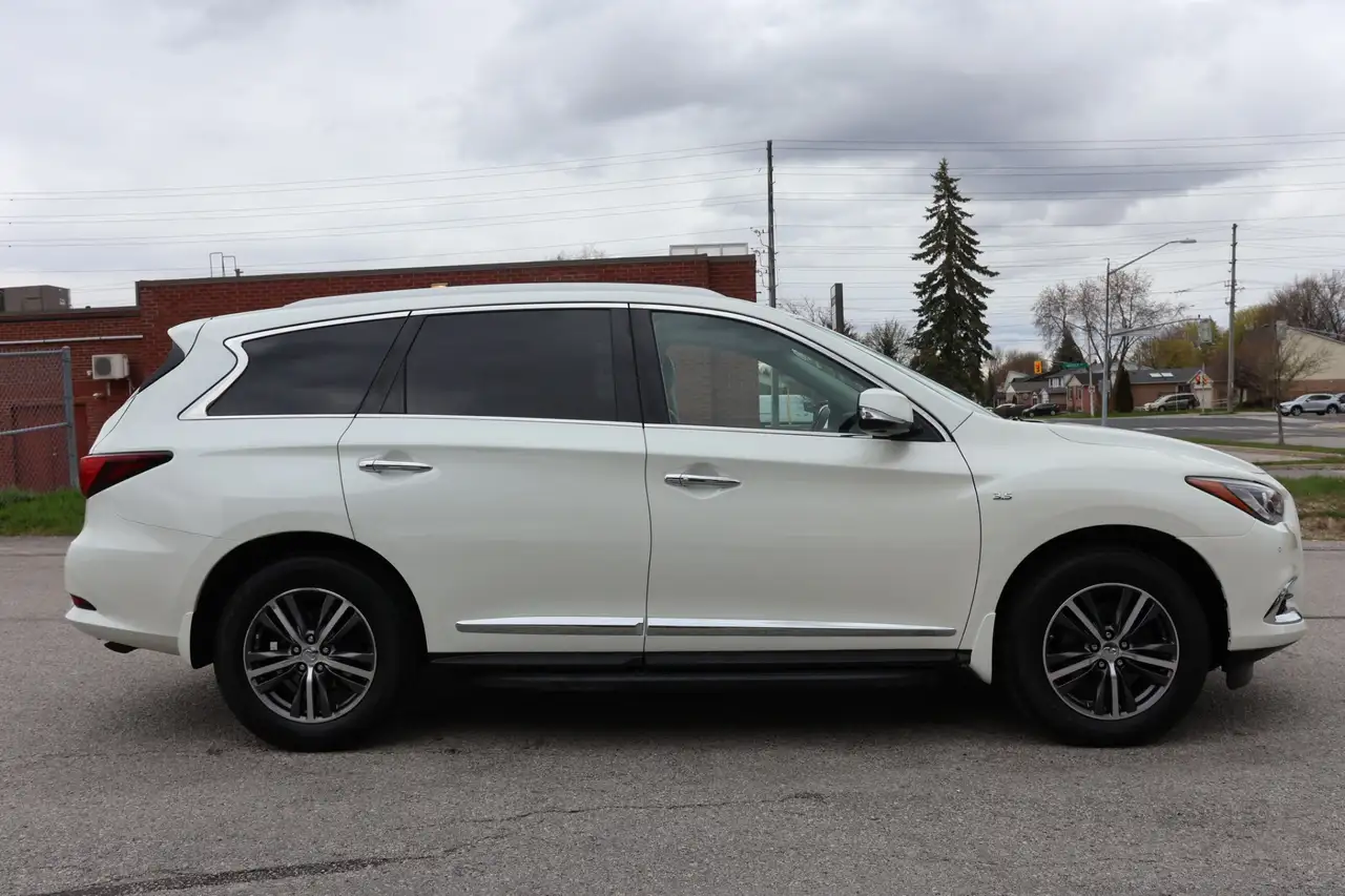 Infiniti QX60 снимка Infiniti QX60