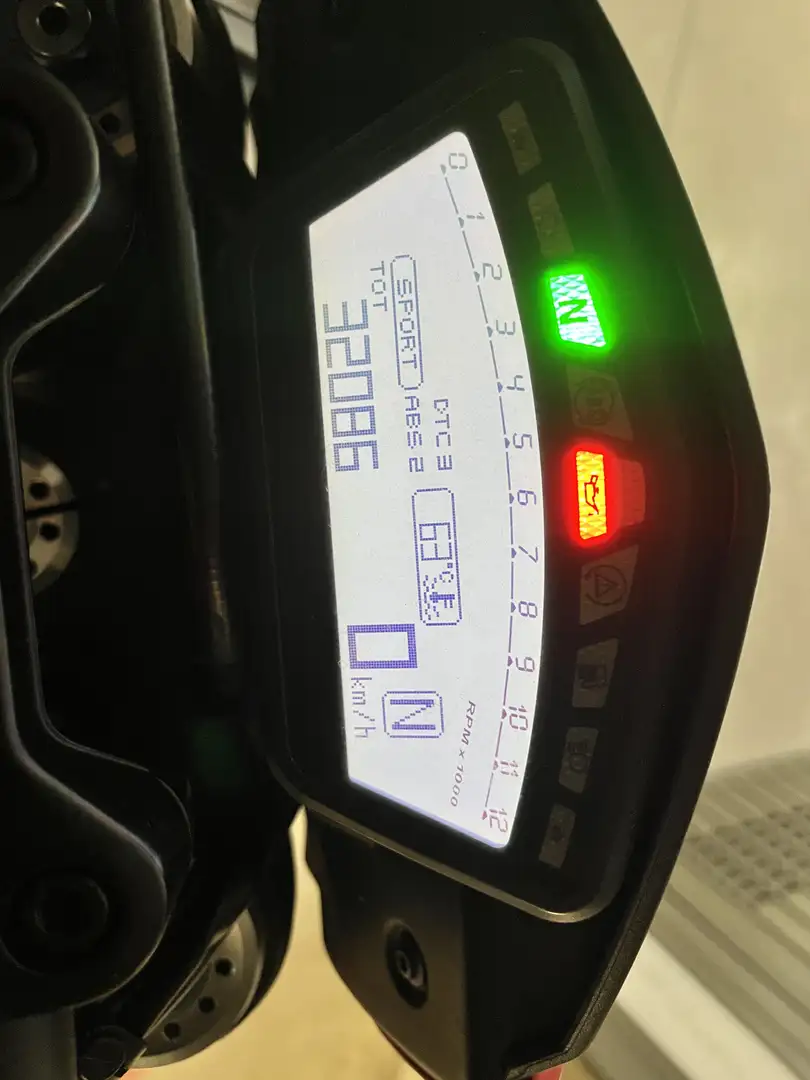 Ducati Hypermotard 939 sp - 1