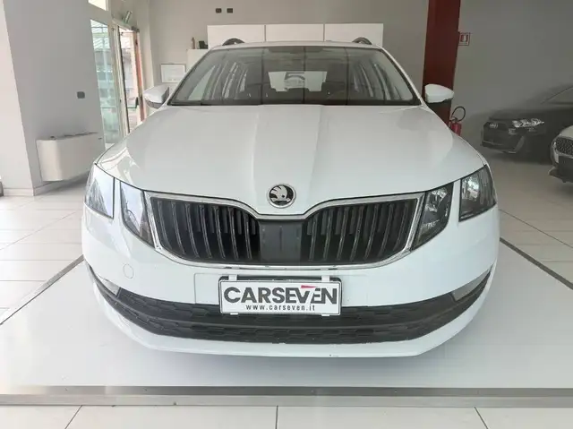 Skoda Octavia view 2