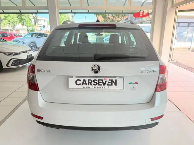 Skoda Octavia view 6
