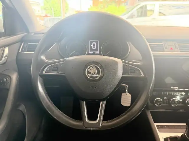 Skoda Octavia view 13