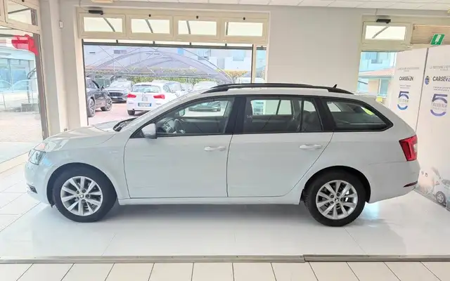 Skoda Octavia view 8
