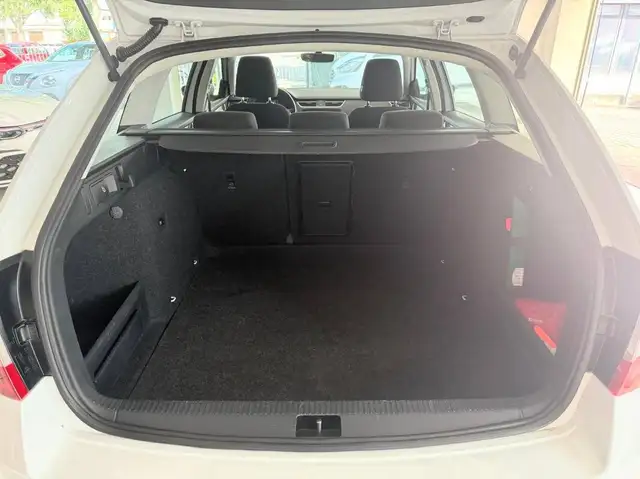 Skoda Octavia view 11