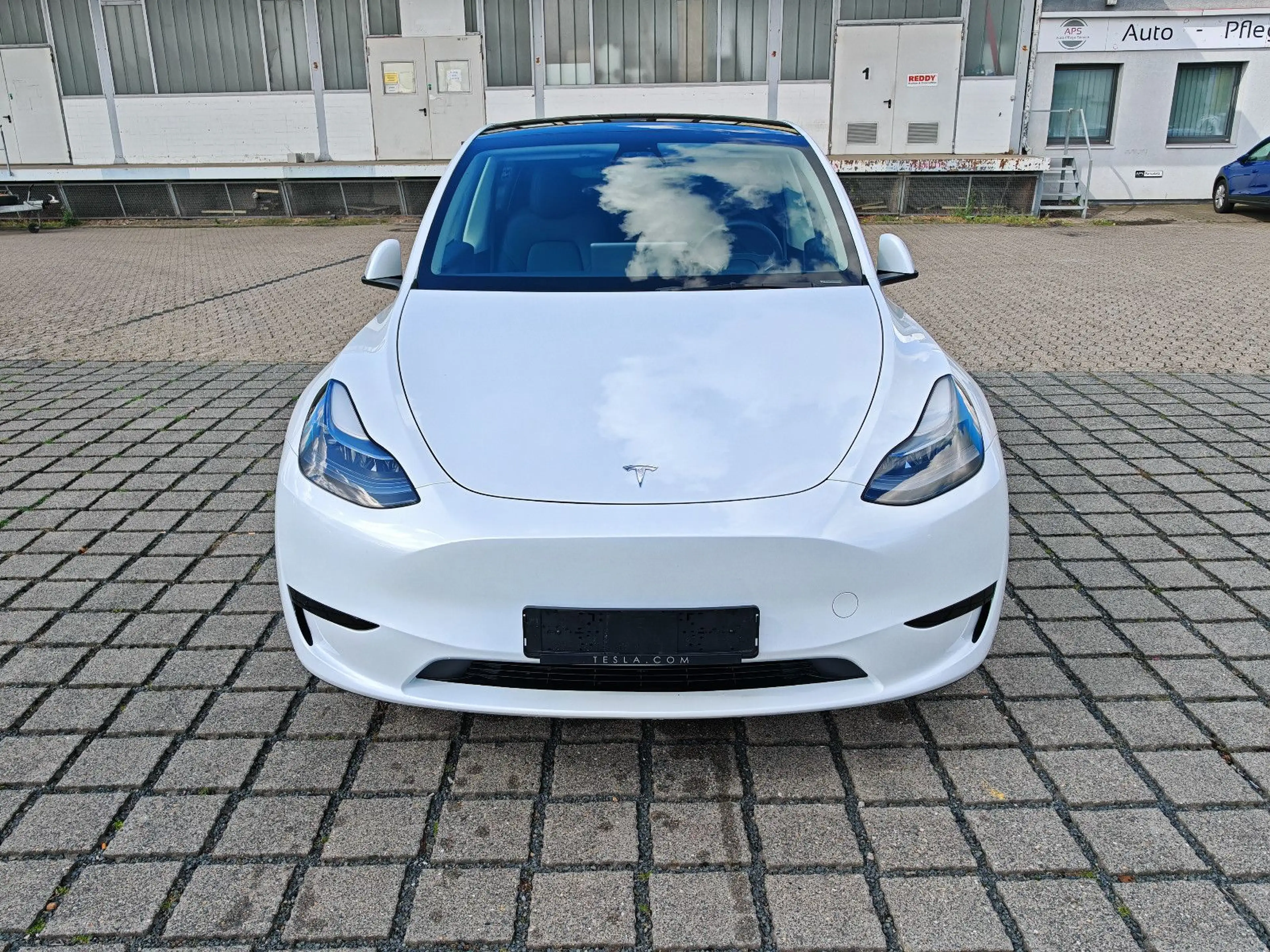 Tesla Model Y SR RWD | AHK | SoH 95% — photo 9