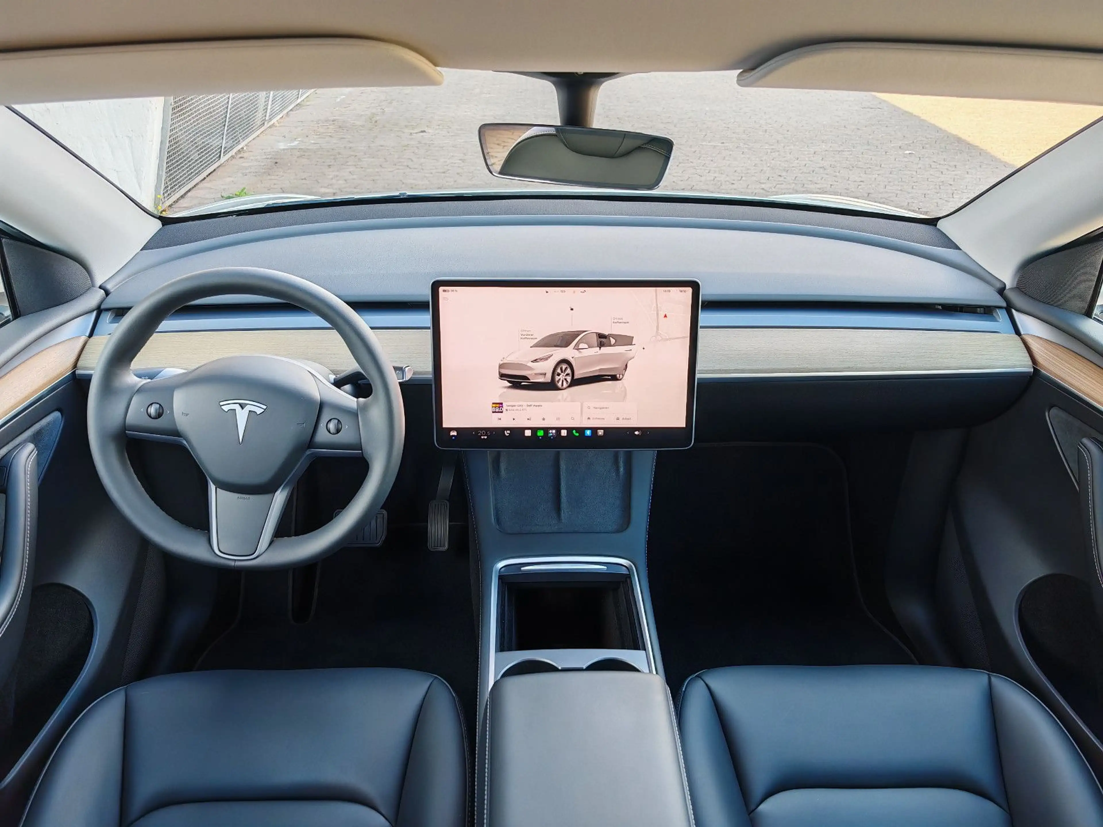 Tesla Model Y SR RWD | AHK | SoH 95% — photo 3
