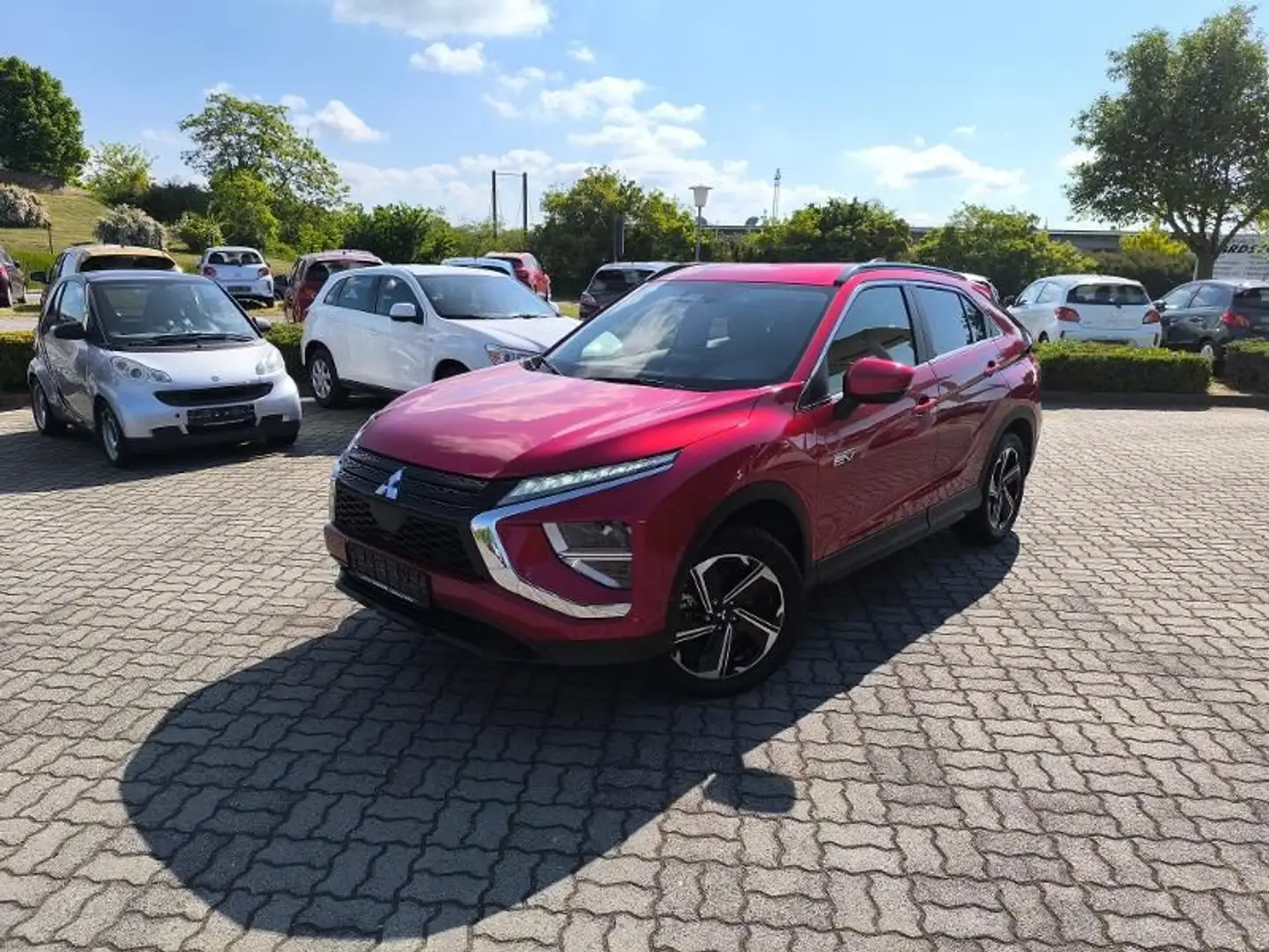 Mitsubishi Eclipse Cross Plug-in Hybrid BASIS 2.4 MIVEC 4WD Červená - 1