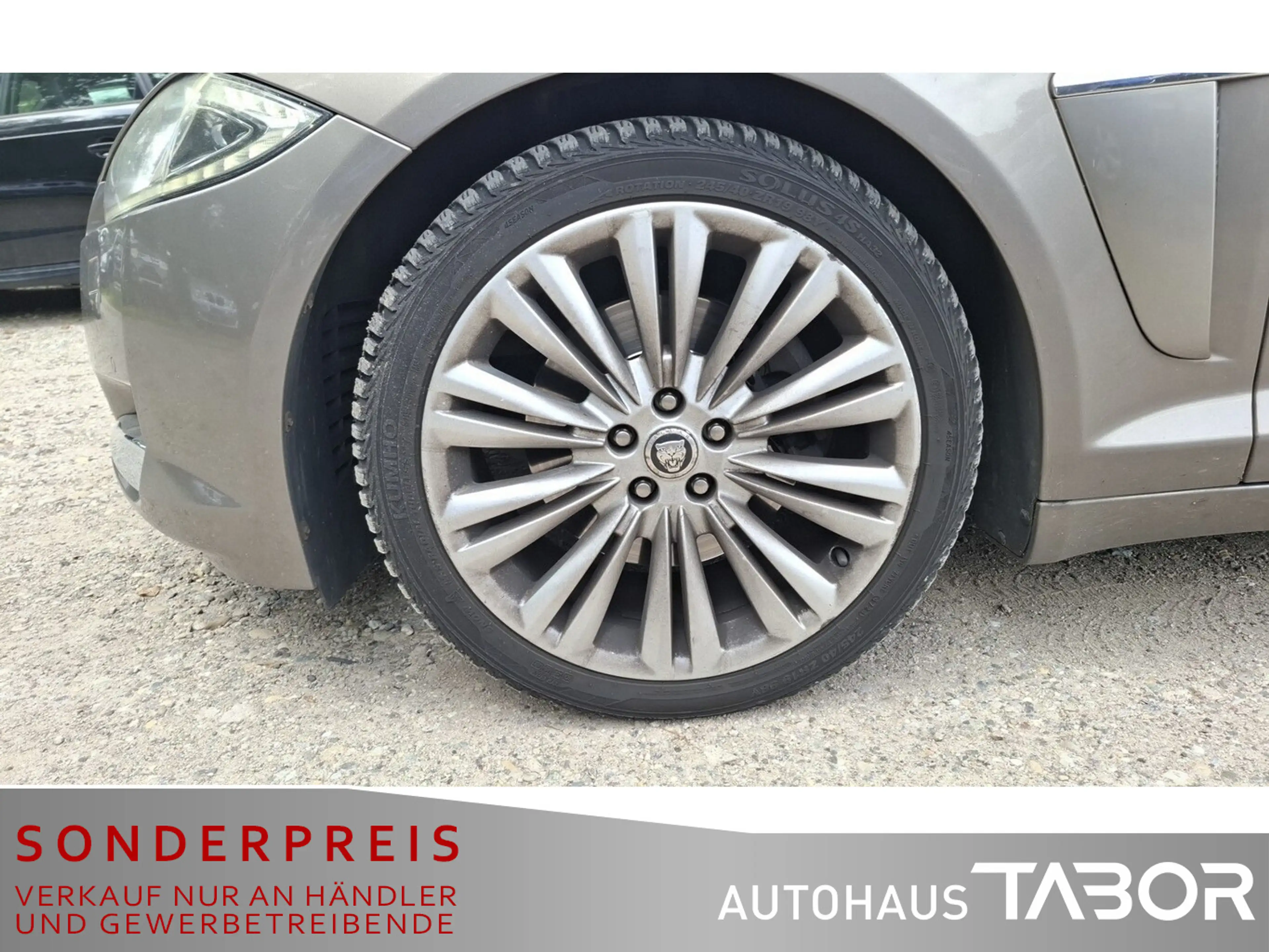 Jaguar XF 3.0 D V6 Aut. Leder Navi Kamera PDC SHZ Xenon — photo 13