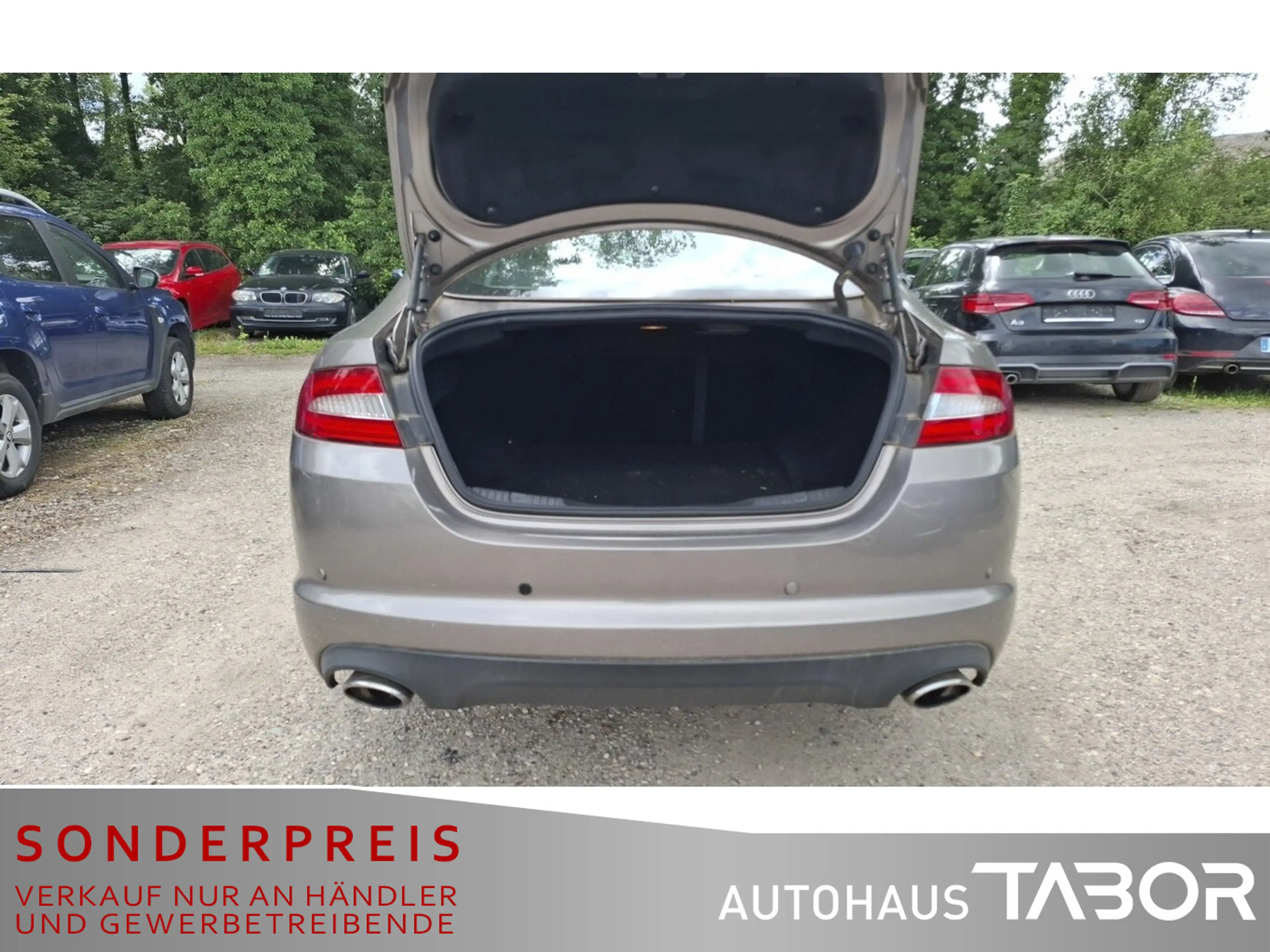 Jaguar XF 3.0 D V6 Aut. Leder Navi Kamera PDC SHZ Xenon — photo 12