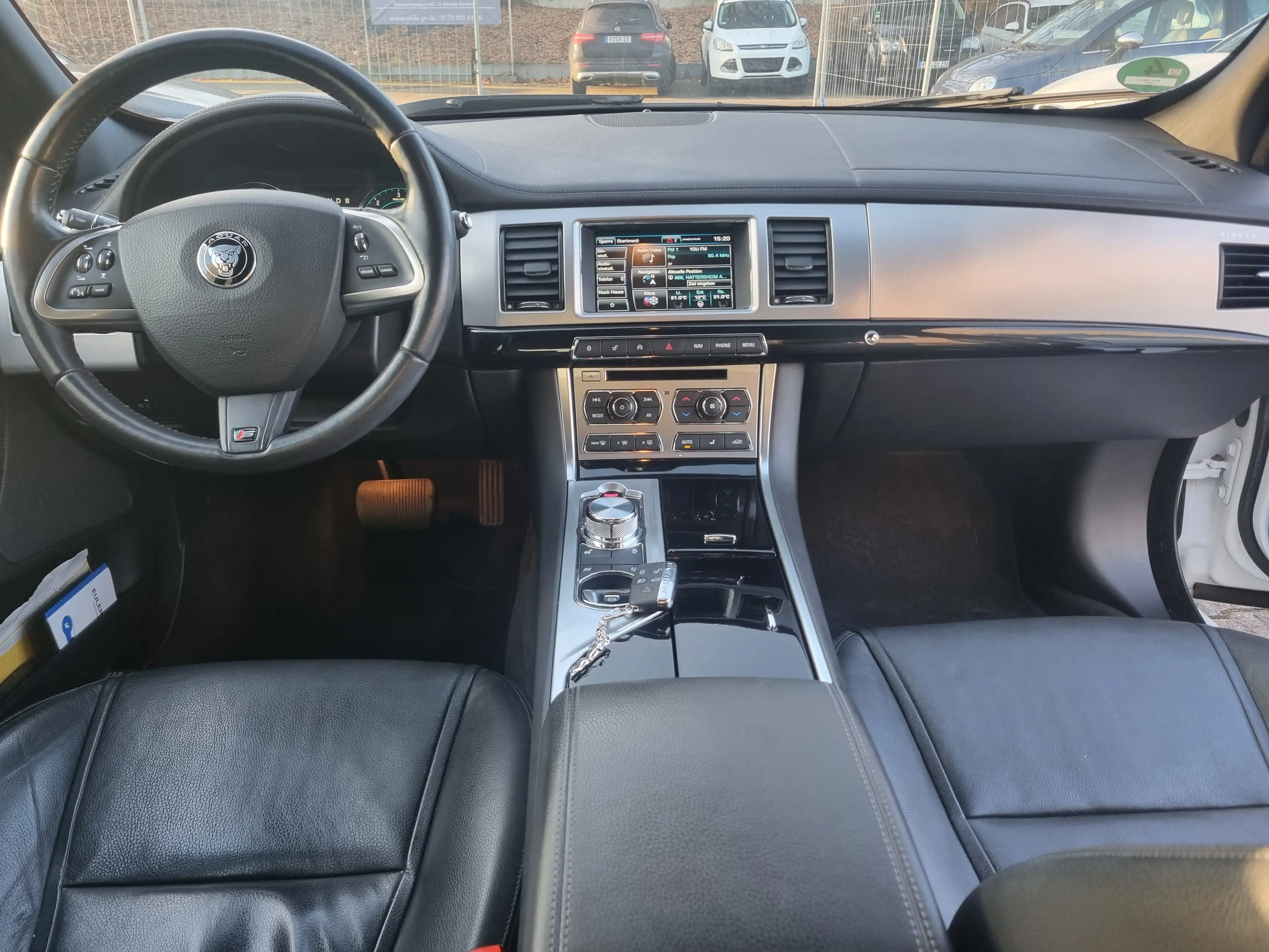 Jaguar XF 3.0 V6 Sport*Leder*Navi*Xenon*Sitzh*PDC* — photo 9