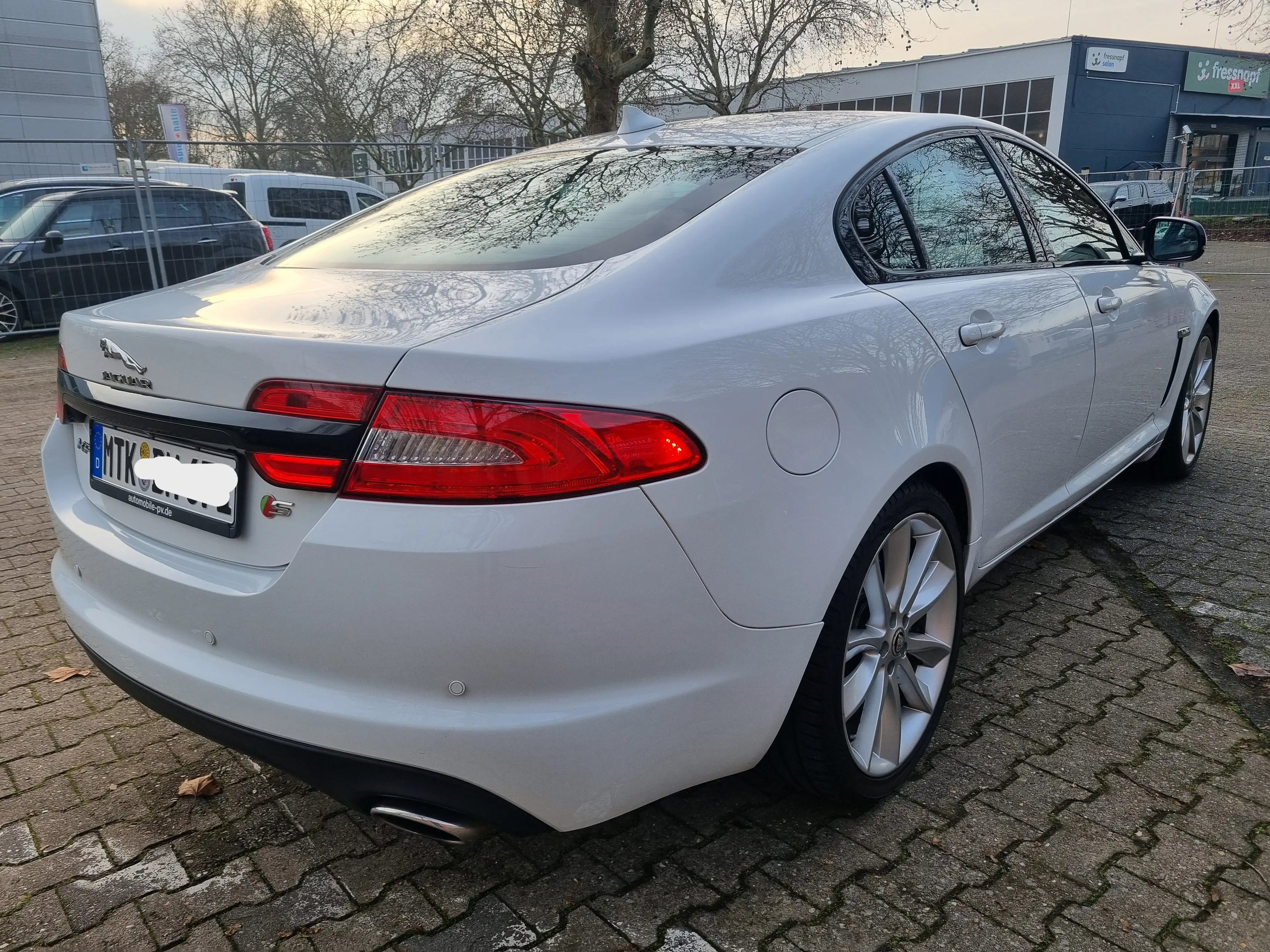 Jaguar XF 3.0 V6 Sport*Leder*Navi*Xenon*Sitzh*PDC* — photo 3